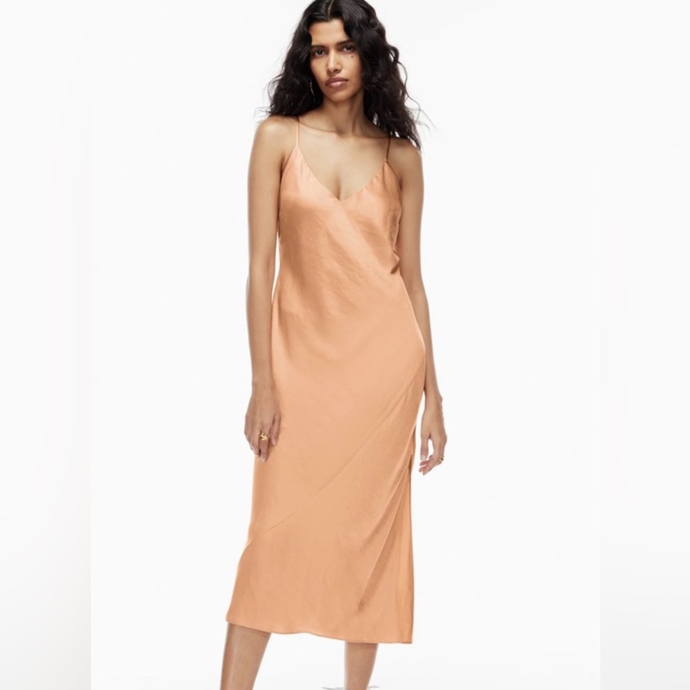 Wilfred ONLY SLIP MIDI DRESS

Colour: Terracota 

Size: M